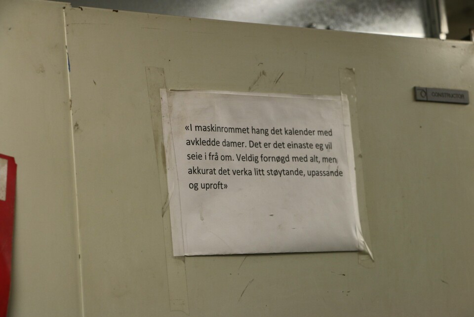 - Lettkledde kalendere er litt en lærlingegreie. Etter denne uttallelsen fra siste insepksjon turte de ikke kjøpe ny i år. Under uttalelsen observerer Skipsrevyen at det henger en kalnder fra 2016.