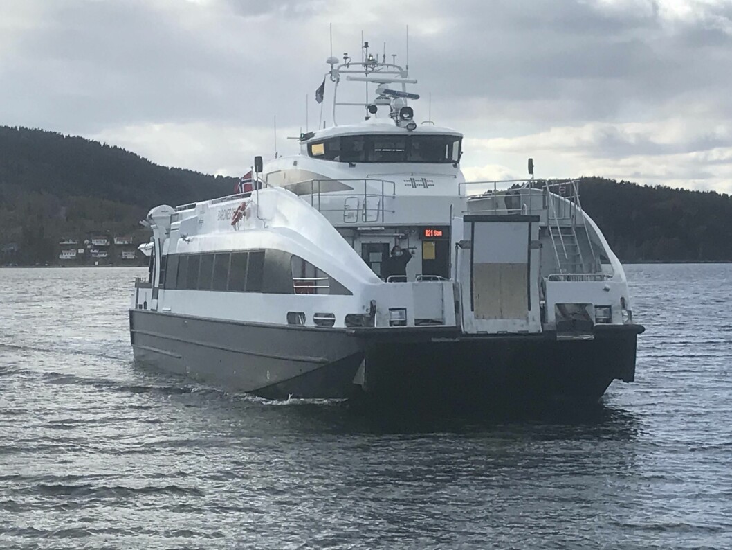 Vi går om bord i en av hurtigbåtene i Oslofjorden.