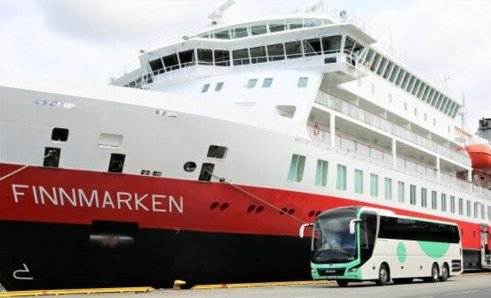 Hurtigruten og Tide inngår den største turbuss-kontrakten i Norge noensinne, verdt 200 millioner kroner
