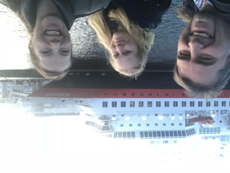 Fra venstre: Sigbjørn Larsen, Andrea Bærland og Vibeke Linn Blich foran 'Nordkapp'.