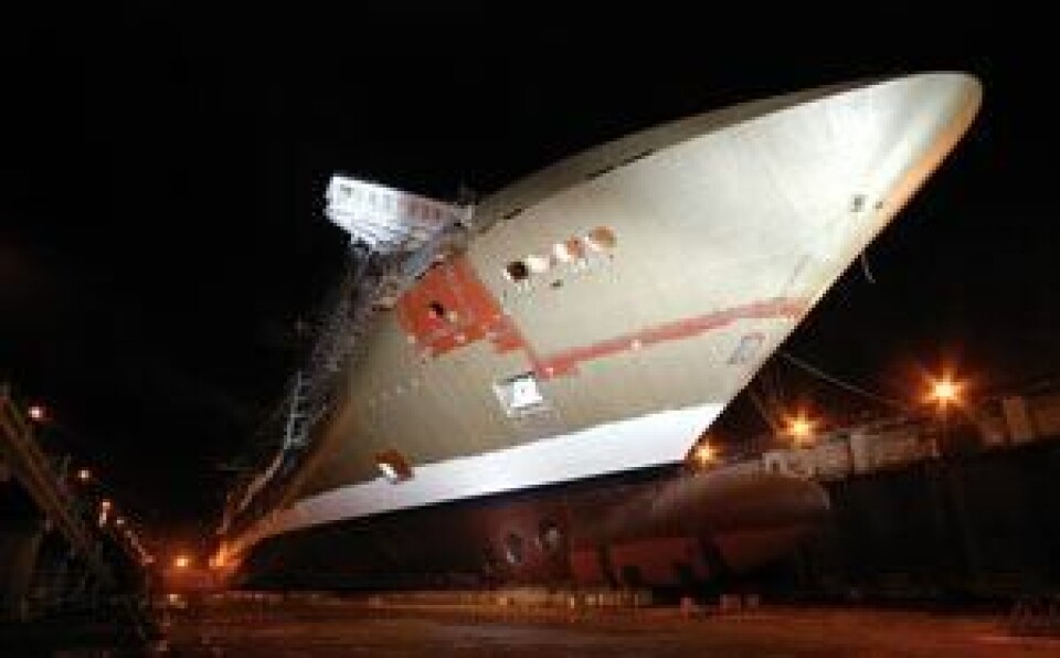«MSC Fantasia» klar for sjøsetting. Det er like før dokkporten åpnes og sjøen strømmer inn.