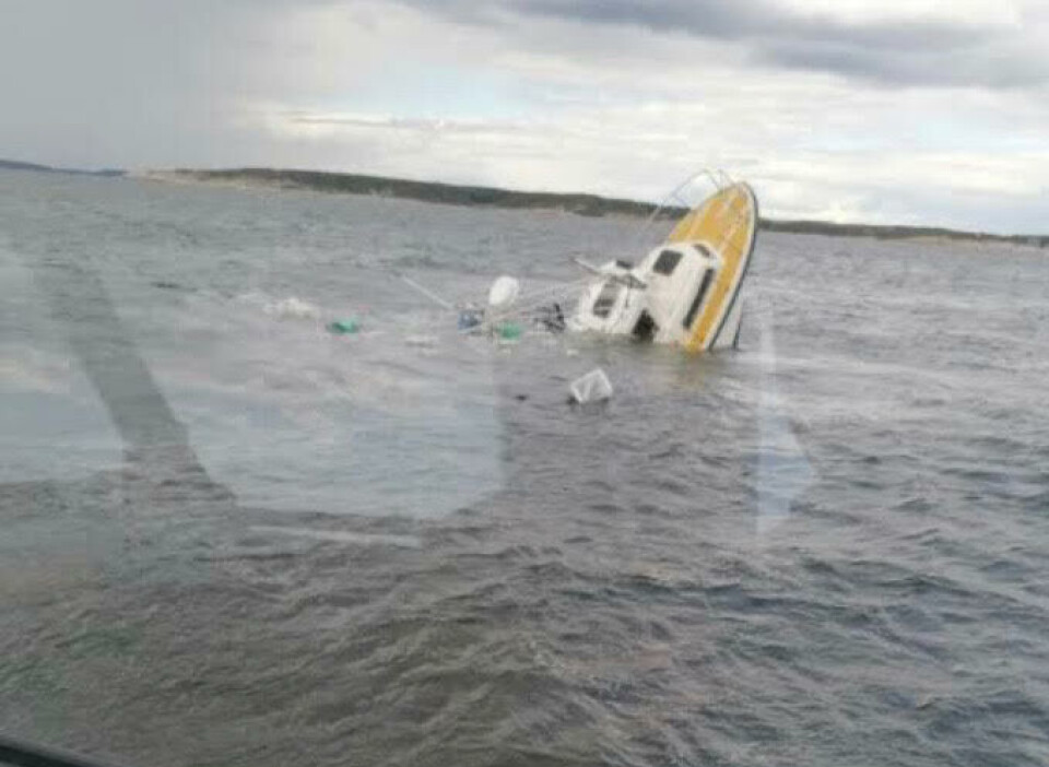 Redningsskøyta reddet 11 om bord da en sjark forliste ved Hvaler torsdag kveld. Foto: Redningsselskapet.