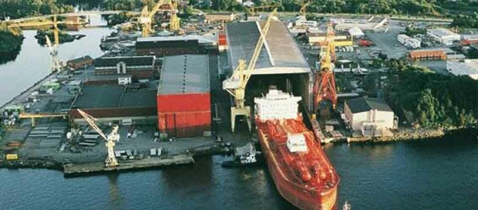 35 må gå frå verftet i Florø