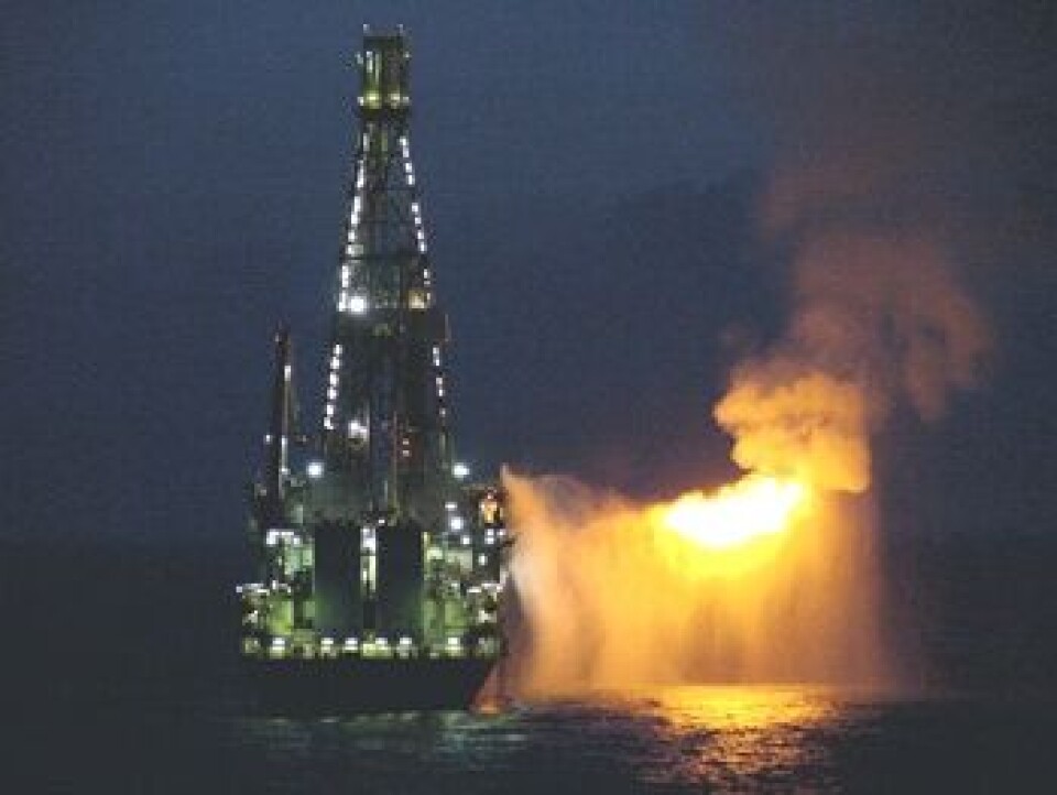 Brenning/fakling av gass. (Foto: phudpucker.com)