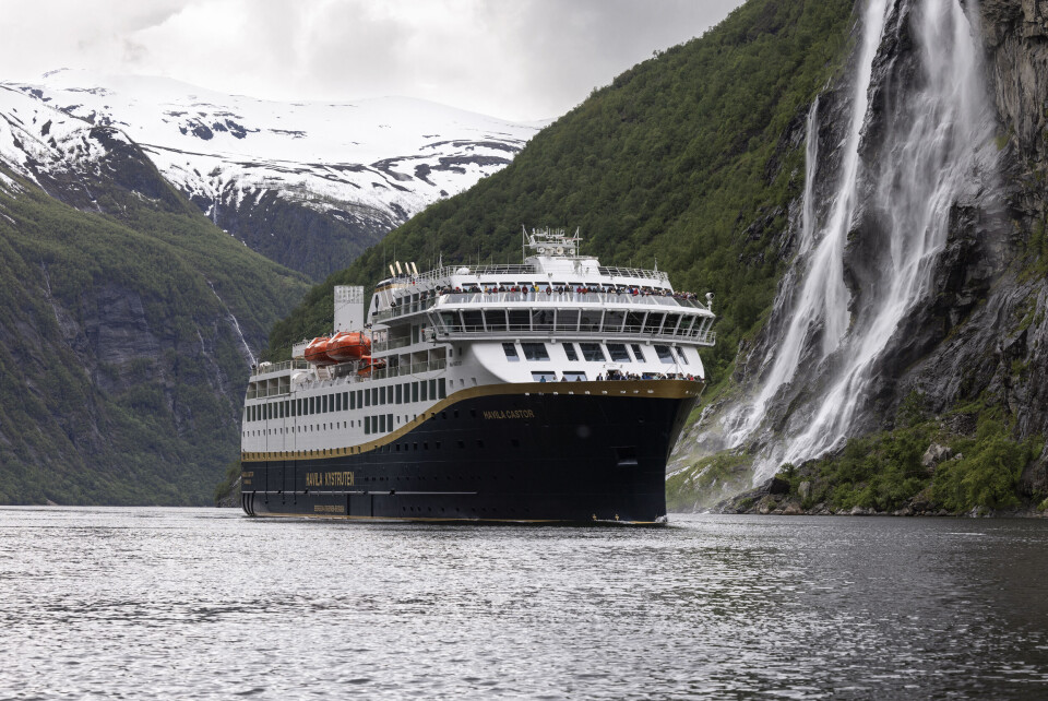«Havila Castor» seilte på batterikraft i verdensarvfjorden torsdag. Foto: Havila Kystruten